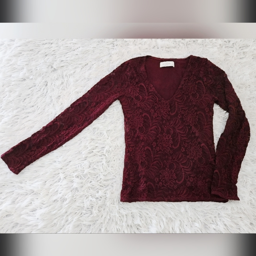 Abercrombie & Fitch Lace Top Long Sleeve V-neck Sheer Sleeves Maroon Womens S
